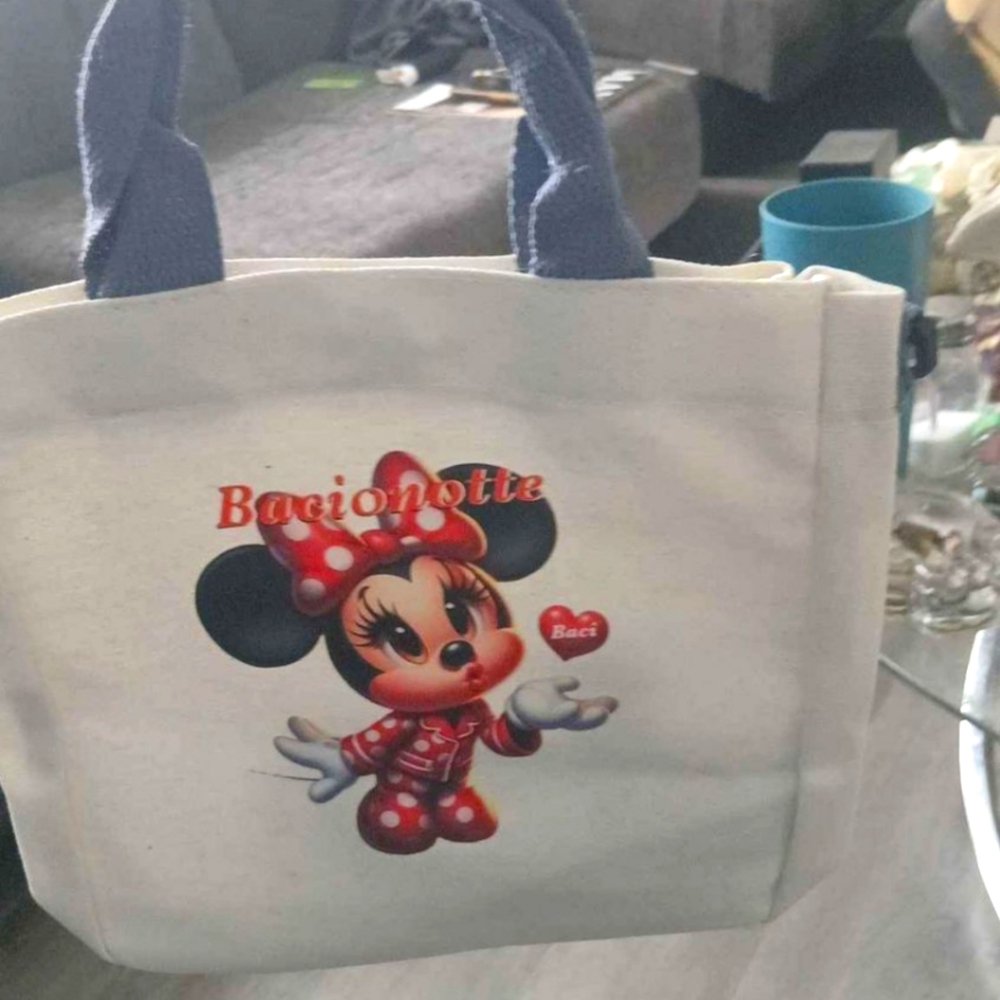 Tote bag